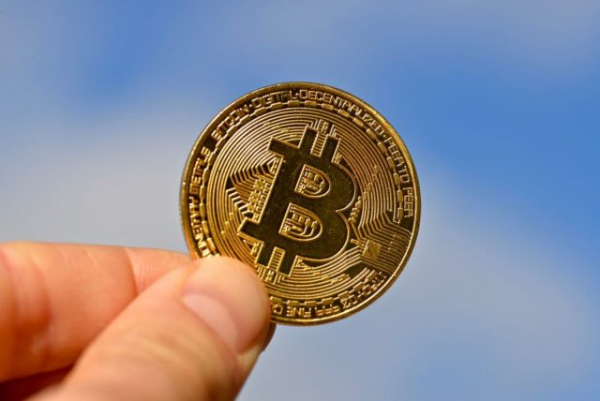 Майнеры избавляются от своих биткоинов