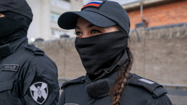 В Ноябрьске губернатор Артюхов открыл обновлённое здание ОМОН В Ноябрьске губернатор Артюхов открыл обновлённое здание ОМОН