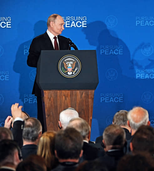 Оборот торгов на Мосбирже после встречи Путина и Трампа подошел к рекорду
Оборот торгов на Мосбирже после встречи Путина и Трампа подошел к рекорду