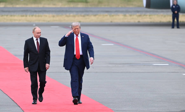 Индекс Мосбиржи удержался выше 3000 пунктов после встречи Путина и Трампа
Индекс Мосбиржи удержался выше 3000 пунктов после встречи Путина и Трампа