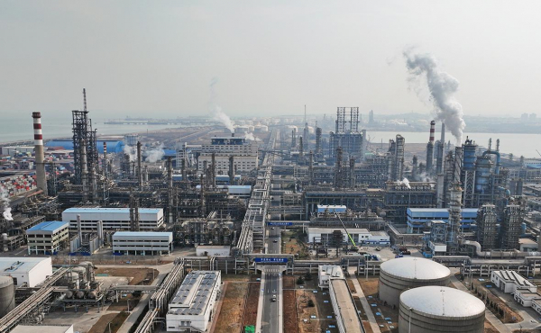 Китайские НПЗ отказались почти от половины импорта нефти из России
Китайские НПЗ отказались почти от половины импорта нефти из России