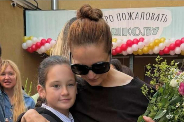 «Сумасшедшая жесть»: как сейчас живет похоронившая мужа три месяца назад Виктория Исакова «Сумасшедшая жесть»: как сейчас живет похоронившая мужа три месяца назад Виктория Исакова