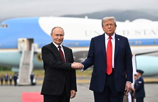 Песков объяснил причину отказа Путина и Трампа от ответов на вопросы СМИ
Песков объяснил причину отказа Путина и Трампа от ответов на вопросы СМИ