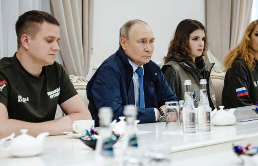
                    В Белоруссия выразили готовность помочь с восстановлением Курской области

        