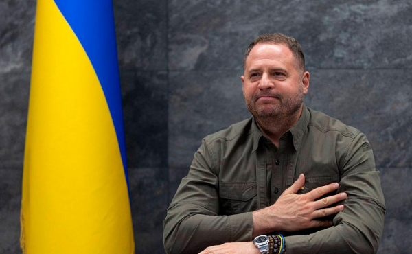 Кремль заявил о «шатающейся» системе на Украине из-за обысков у Ермака
Кремль заявил о «шатающейся» системе на Украине из-за обысков у Ермака