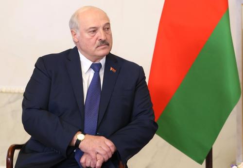 Александр Лукашенко продолжает помилования - на этот раз свободил католических священников Александр Лукашенко продолжает помилования - на этот раз свободил католических священников