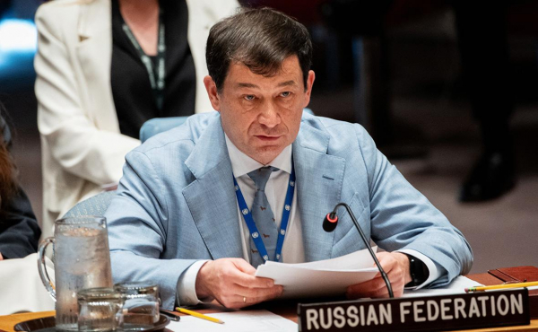 
                    Зеленский заявил, что Украина планирует новые удары вглубь России
                