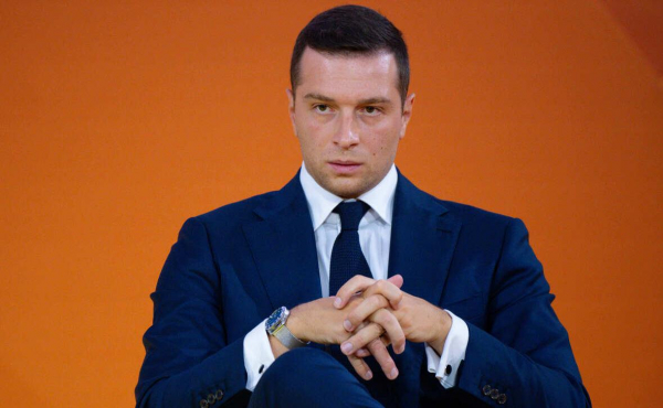 Лидер «Нацобъединения» заявил о «демократическом тупике» во Франции
Лидер «Нацобъединения» заявил о «демократическом тупике» во Франции