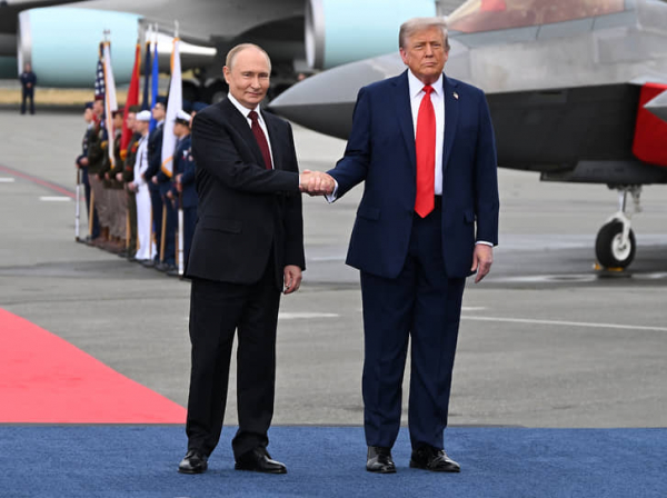 Оборот торгов на Мосбирже после встречи Путина и Трампа подошел к рекорду
Оборот торгов на Мосбирже после встречи Путина и Трампа подошел к рекорду