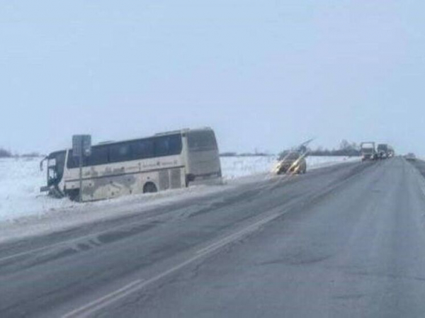 В жестком ДТП с рейсовым автобусом пострадали шесть человек, включая двое детей